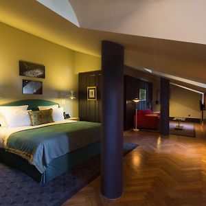 Avenue Suite